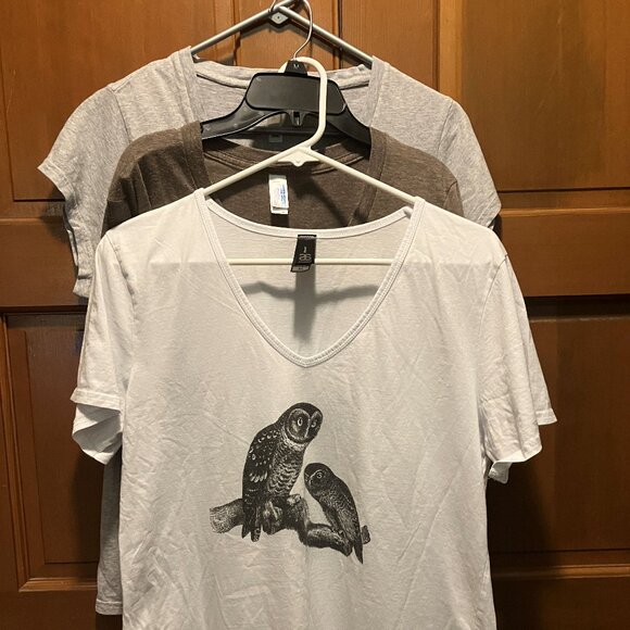 3  OWL motif Ladies T-Shirts - gray/white/dark grey, Sz XL pre-owned GREAT SHAPE - Picture 1 of 10